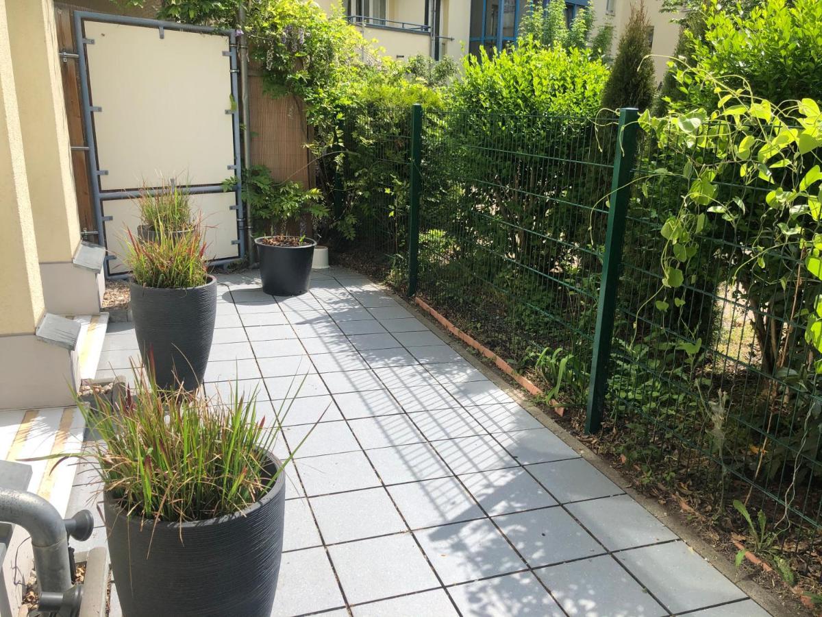 Sonnige Wohnung im Zentrum mit Terrasse u Tiefgarage - Netflix - Prime - Disney Leipzig Exterior foto